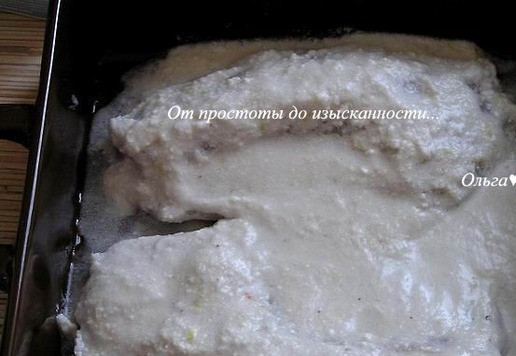 1. Этап. Тилапия в кокосово-лимонном соусе: Переложите филе в форму для запекания, полейте соусом.