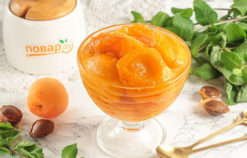 1. Этап. Силт из абрикосов: Если же вы варили силт из абрикосов на пробу, то выложите его в креманку и подайте к столу с ароматным чаем и сладкой выпечкой.