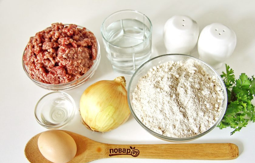 1. Этап. Пельмени из цельнозерновой муки: Подготовьте все ингредиенты.