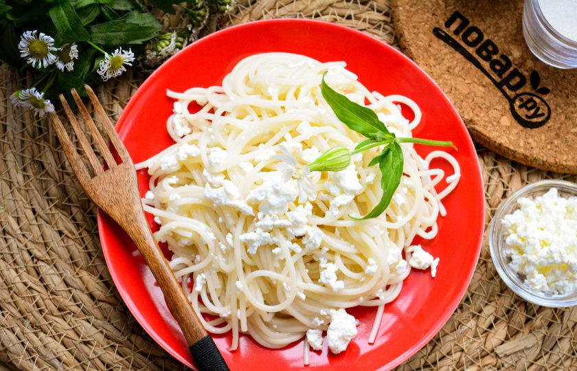 1. Этап. Сладкие спагетти с творогом: Готовые сладкие спагетти с творогом подавайте к столу. Приятного аппетита!