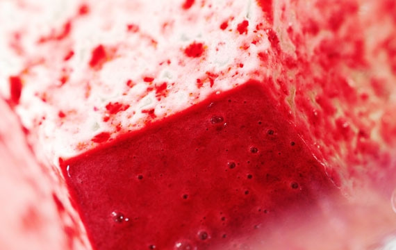 1. Этап. Вишневый щербет в мороженице: 4. Взбейте.