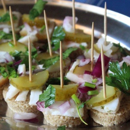 1. Stage. Canapes for vodka: Sprinkle chopped parsley on top and serve.