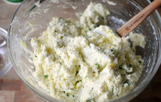 1. Этап. Лазанья Барилла: 11. Все как следует перемешайте до однородности. Вот и все, сырный соус готов.