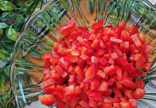 1. Этап. Салат Азарт: и болгарский перец.