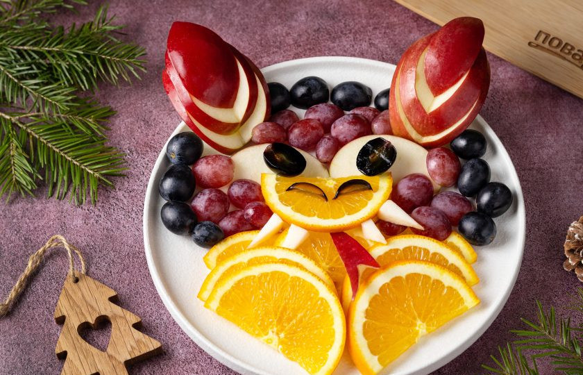 1. Этап. Фруктовая нарезка Дракон на Новый год: Фруктовая нарезка готова, приятного аппетита! С наступающим Новым годом!