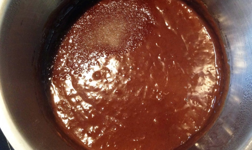 1. Этап. Кофейный пудинг: 2. Кофе отдельно завариваем и остужаем. Заливаем уже холодный кофе в сотейник, на маленьком огне доводим до кипения, а затем увариваем до нужной вам густоты. Охлаждаем.