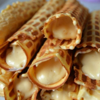 Вафли в вафельнице (рецепт со сгущенкой)