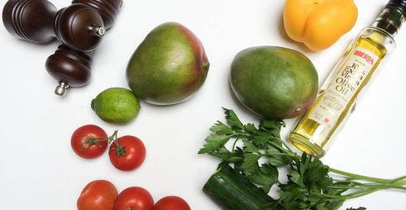 1. Этап. Сальса с манго: Подготовить продукты.