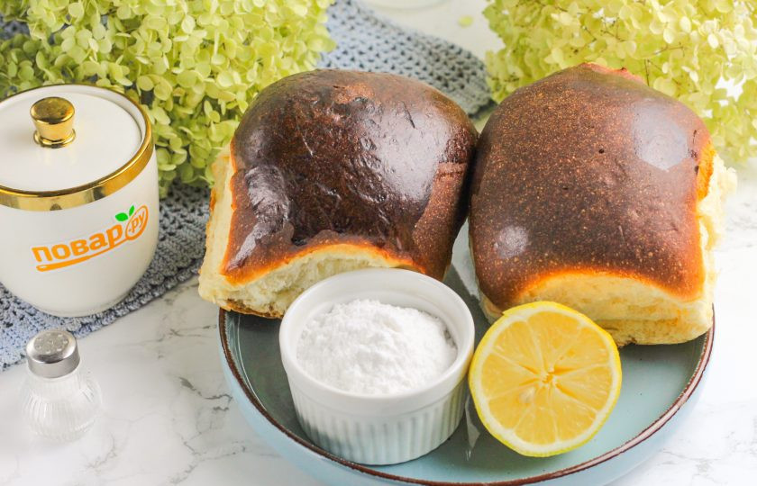 1. Этап. Сладкая помадка для булочек: Подготовьте указанные продукты. Булочки могут быть сладкими дрожжевыми или песочными, из слоеного теста. Если захотите приготовить цветную помадку, то используйте краситель необходимого цвета.