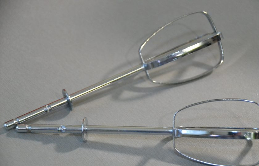 1. Этап. Мокрый бисквит: После этого обязательно промойте и просушите венчики для взбивания.