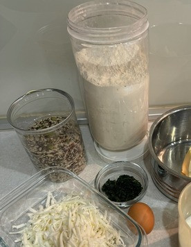 1. Этап. Закусочные сырные кексы: Подготовить продукты