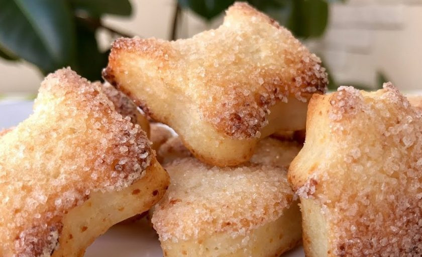 1. Этап. Вкуснейшее творожное печенье: 4. Выпекайте в разогретой до 180 градусов духовке в течение 20 минут. Полностью остудите печенье. Приятного аппетита!