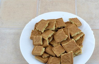 1. Этап. Торт Клипарт: Печенье поломайте крупными кусками.