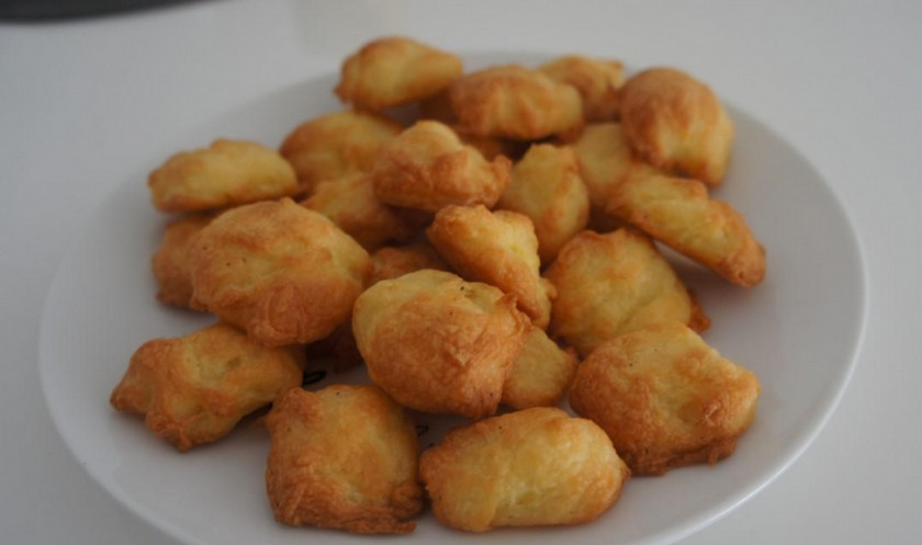 1. Этап. Заварное тесто для профитролей: 4. Вот такие золотистые красавцы получаются!