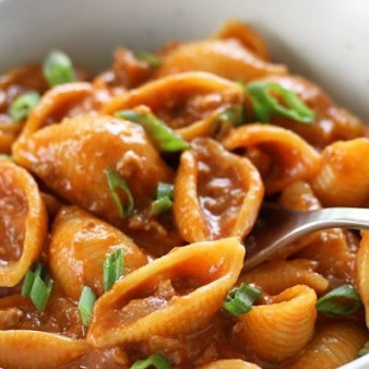 Ракушки с фаршем в томатном соусе