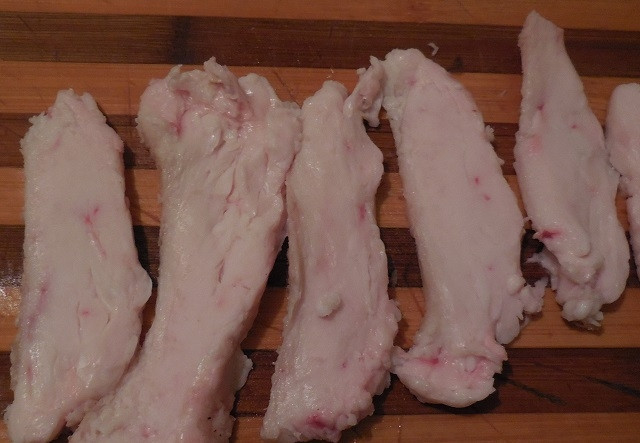 1. Этап. Фазан в духовке: После этого нарежьте шпик полосками.