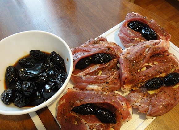 1. Этап. Свинина в чугунке в духовке: Надо немного развернуть 