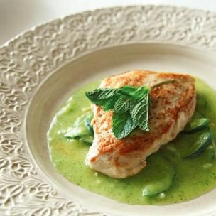 Курица с соусом из цуккини