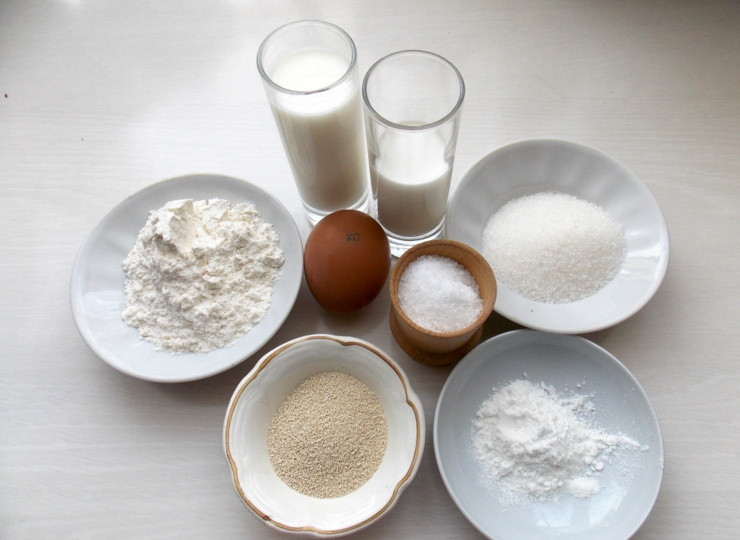 1. Этап. Японские молочные булочки Хокайдо: Подготовьте все продукты для японских молочных булочек.