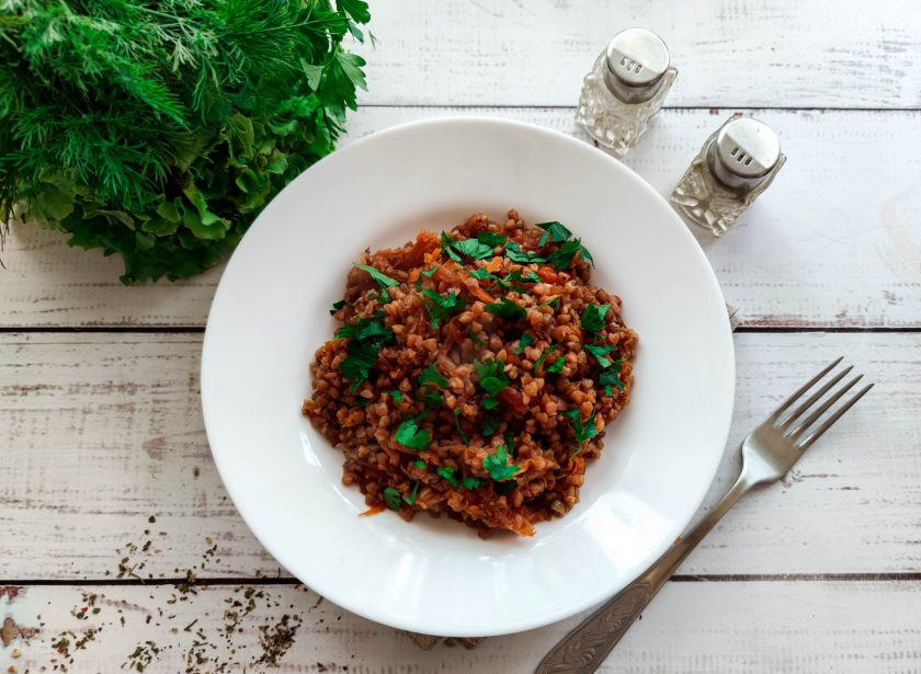 1. Этап. Гречка со свеклой и морковью: Гречка со свеклой и морковью готова. Приятного аппетита!