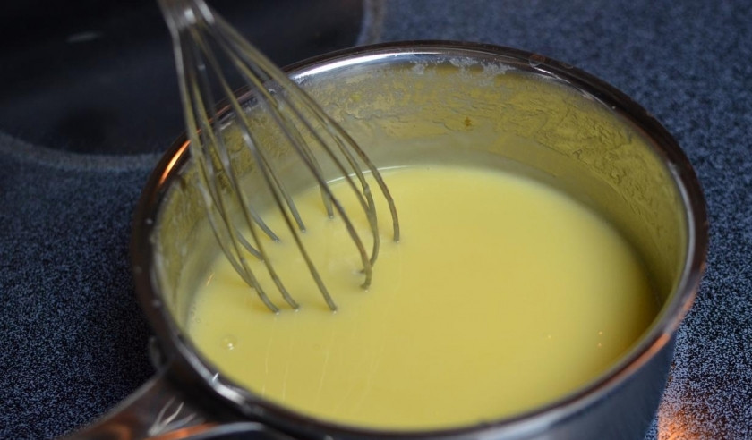 1. Этап. Начинка из мака: Уварить яйца до густоты.