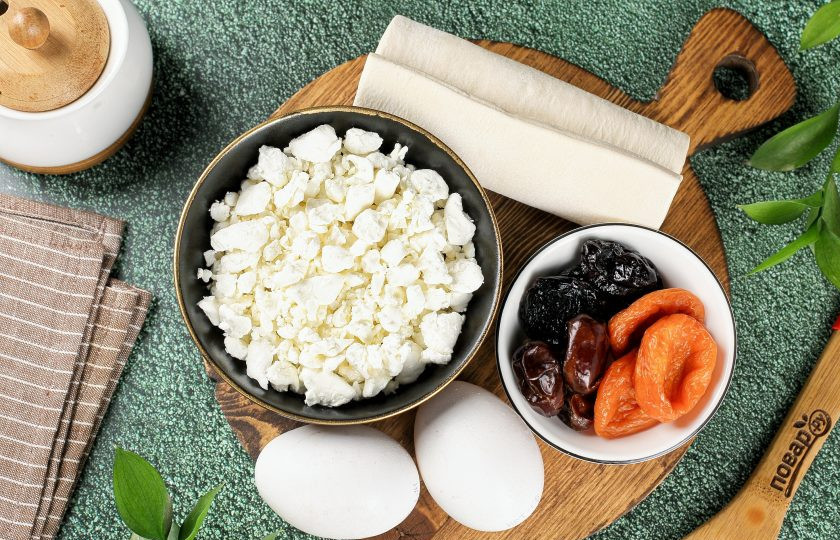 1. Этап. Пирожные Лотосы с творогом и сухофруктами: Подготовьте все ингредиенты.