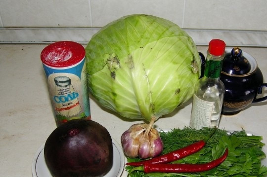 1. Этап. Капуста по-грузински: 1. Вот такой набор ингредиентов нужен, для приготовления капусты по-грузински.