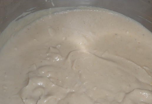 1. Этап. Суп-пюре из цветной капусты: Затем ставим кастрюлю на огонь и доводим суп-пюре до кипения. Закрываем кастрюлю крышкой и убираем с огня.