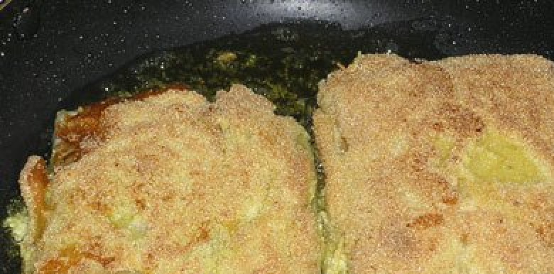 1. Этап. Шницель капустный с сыром: Обжариваем на масле с двух сторон до хрустящей румяной корочки.