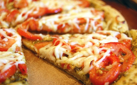 1. Этап. Пицца без дрожжей на молоке: Приятного аппетита!