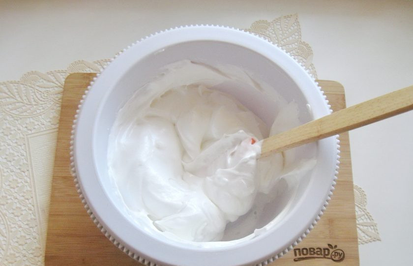 1. Этап. Безе Павлова: Аккуратно перемешайте лопаткой.