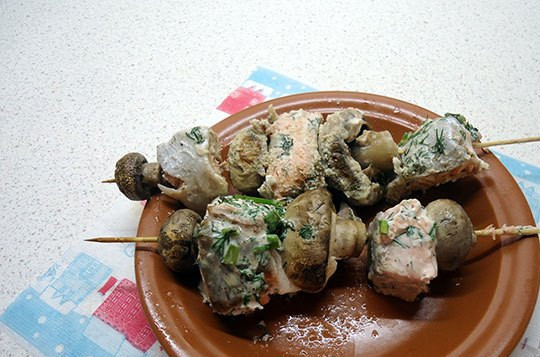 1. Этап. Канапе с грибами на шпажках: 4. Приятного аппетита!