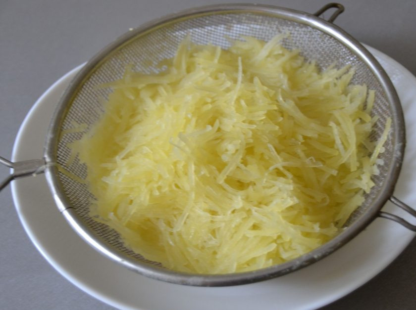 1. Этап. Хашбраун как в Макдональдсе: Снова как следует удалите излишнюю влагу.