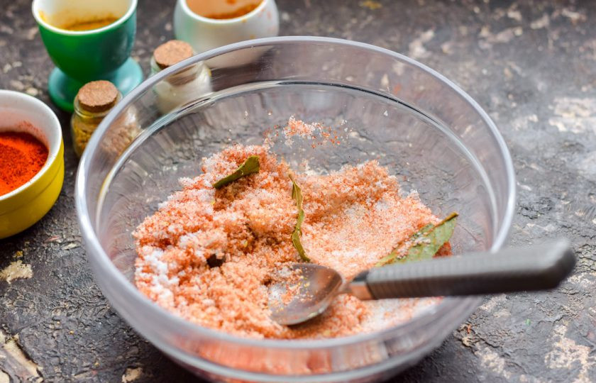 1. Этап. Сало соленое в фольге: Все перемешайте.