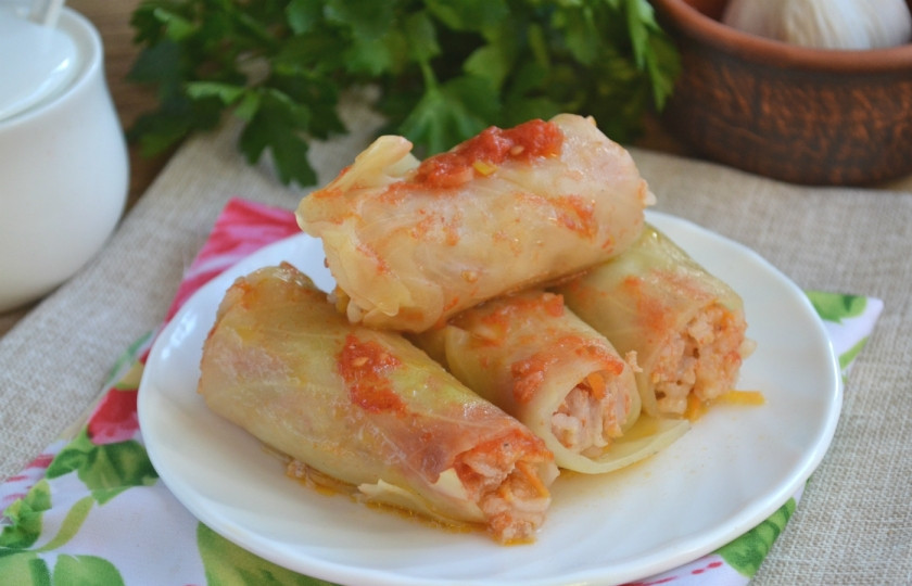 1. Этап. Голубцы, фаршированные мясом и рисом: Голубцы, фаршированные мясом и рисом, готовы. Подавайте их горячими.