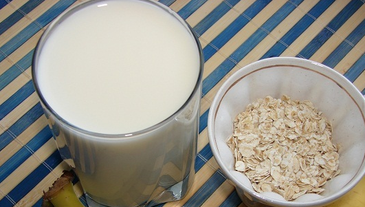 1. Этап. Смузи для похудения с овсянкой: Подготовьте необходимые ингредиенты для приготовления смузи.