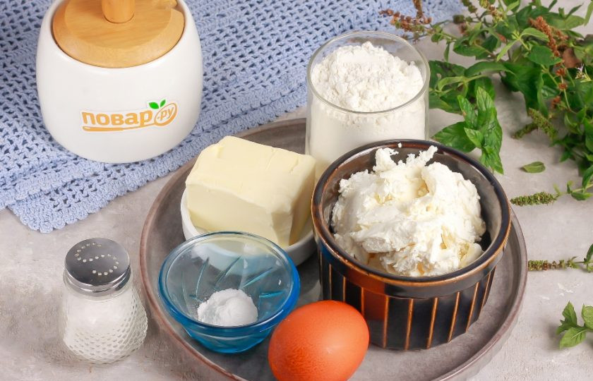 1. Этап. Творожные рогалики Нежнее нежного: Подготовьте указанные ингредиенты. Творог можно использовать любой жирности.