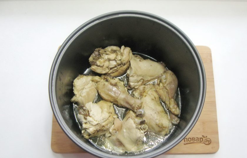 1. Этап. Тушенка в мультиварке: Через 2 часа тушенка будет почти готова.