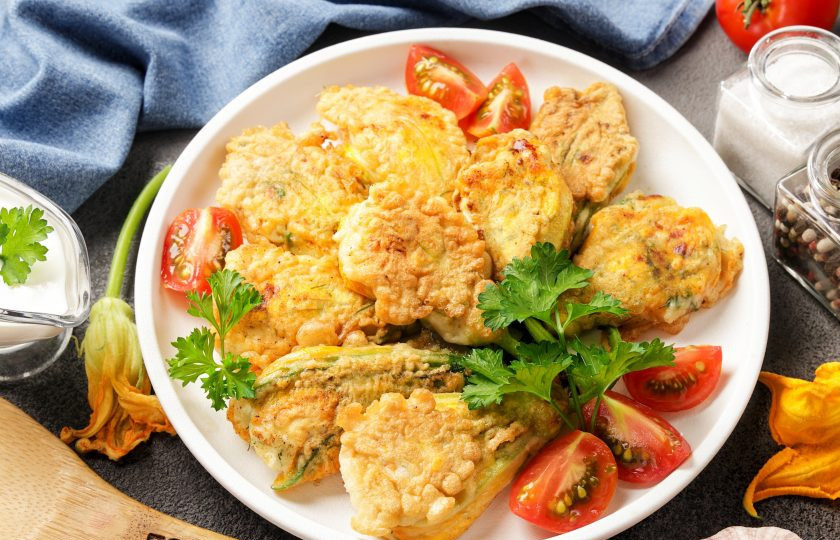 1. Этап. Цветы тыквы в кляре: Цветы тыквы в кляре готовы.