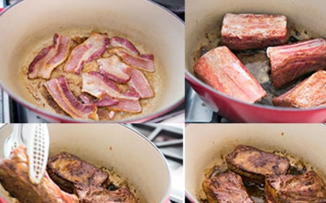 1. Этап. Ребрышки с картофелем и пивом в казане: Поместите беконные полоски на сковороду и обжаривайте, пока не вытопится максимальное количество жира, после чего удалите бекон и к жирку отправьте ребра говядины. Обжаривайте ребра со всех сторон до образования корочки.