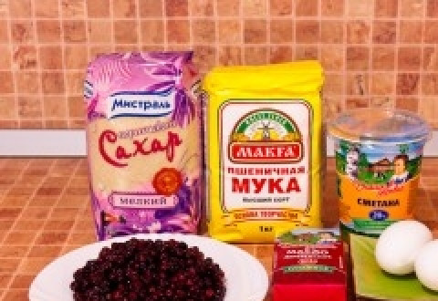 1. Этап. Вкусный пирог с брусникой: 1. Берем и подготавливаем все необходимые ингредиенты.