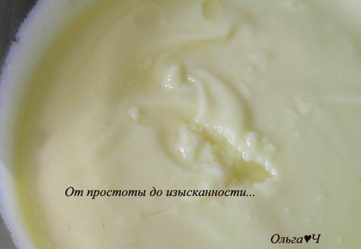 1. Этап. Торт Пасхальный из кексов или куличей: В оставшуюся часть крема добавьте оставшийся желатин, хорошо перемешайте или взбейте миксером.