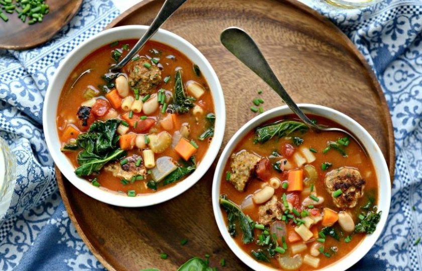 1. Этап. Минестроне с индейкой: В самом конце в минестроне добавьте фрикадельки из духовки, а также соль и перец по вкусу. Приятного аппетита!