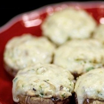 Шампиньоны с курицей и сыром