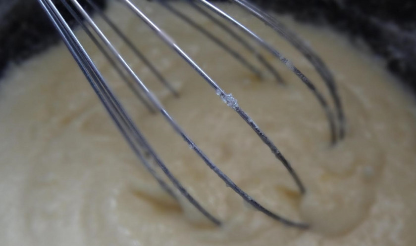 1. Этап. Быстрый тортик: 11. Хорошенько перемешиваю, чтобы от муки не было комочков.