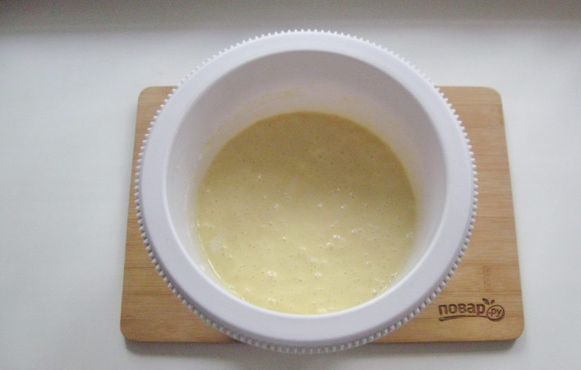 1. Этап. Японский заварной бисквит: Перемешайте тесто до гладкой, однородной консистенции.