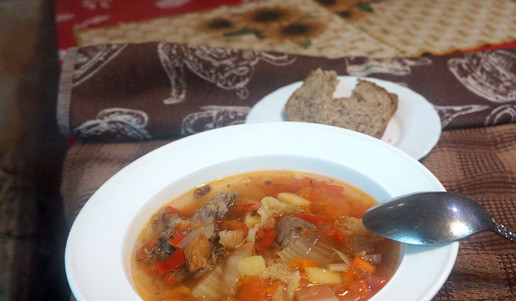 1. Этап. Суп из баранины с помидорами: Подавать можно со сметаной, но можно и без нее. Приятного аппетита!