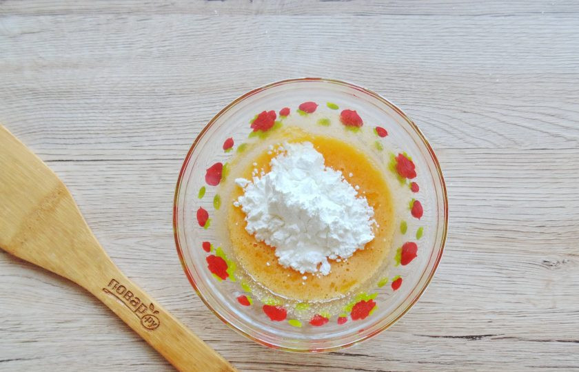 1. Этап. Молочный пудинг с крахмалом: После добавьте крахмал.