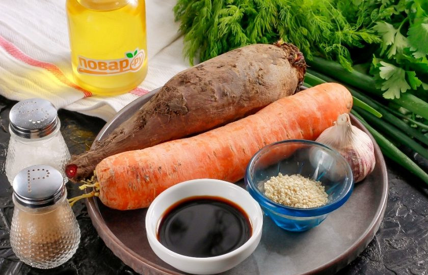 1. Этап. Салат из свеклы и моркови по-корейски: Подготовьте указанные ингредиенты. Лучше всего салат готовить в весенний сезон, пока корнеплоды еще молоденькие.