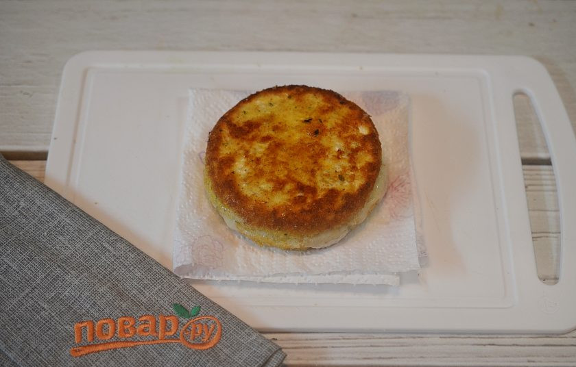 1. Этап. Фаршированный сыр: 11. Быстро обжарьте с двух сторон.